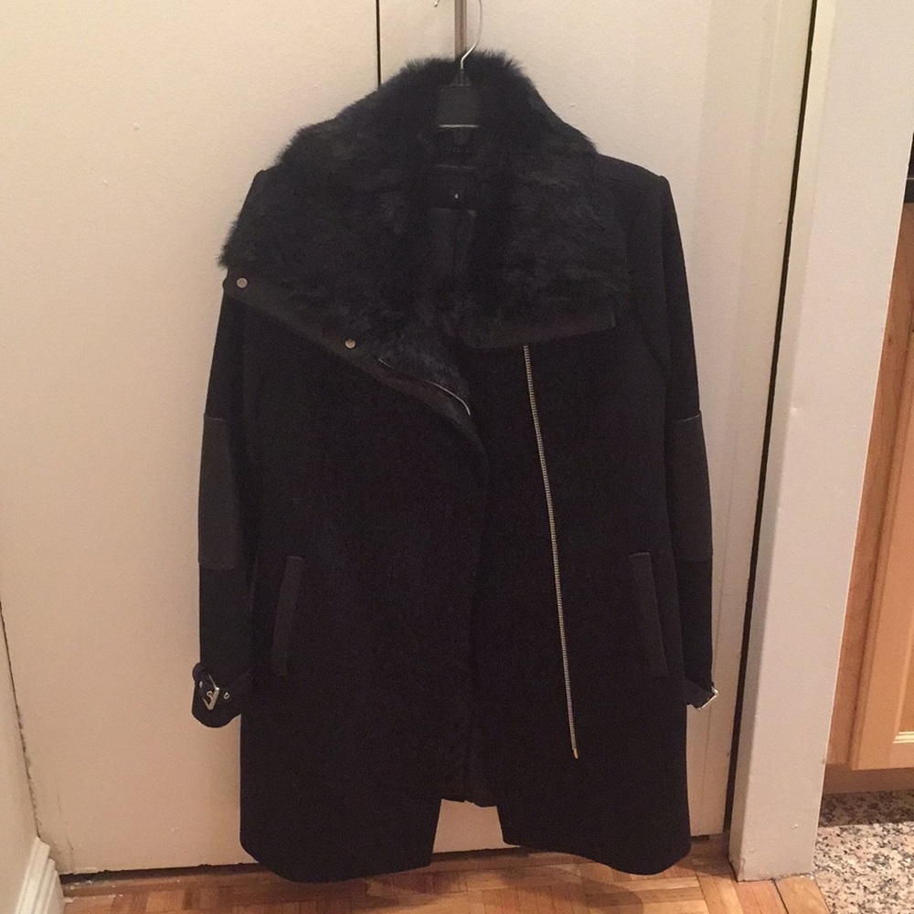 Black wool coat with fur collar & leather detail